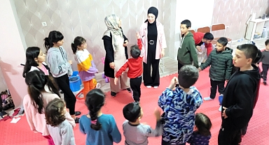 DEPREMZEDE ÇOCUKLARA MORAL GECESİ
