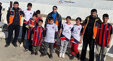 GÜLÜŞÜNÜZ DÜNYAYA BEDEL
