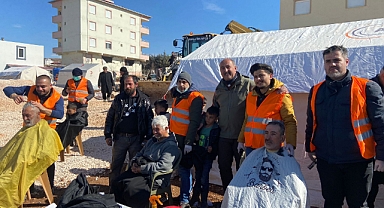 HEM AĞLADILAR HEM TIRAŞ ETTİLER