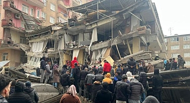 ÖĞRETMEN DE HAYATINI KAYBETTİ