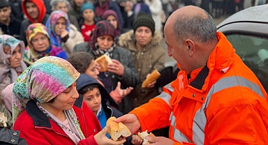 OSMAN TÜRKYILMAZ DEPREM BÖLGESİNDE