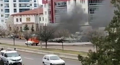 ARAÇ ALEV TOPUNA DÖNDÜ