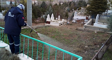 MEZARLARDA TEMİZLİK YAPILDI