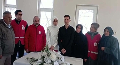 YÜZLERCE KİLOMETRE UZAKTA NİKAH KIYILDI