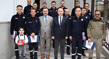 BİZİ ÇOK MUTLU ETTİLER