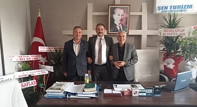 ÇİÇEKLERİ DEPREMZEDELERE BAĞIŞLADI