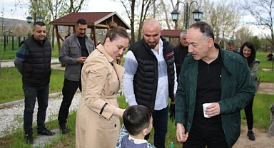 MİLLET BAHÇESİ DOLDU TAŞTI