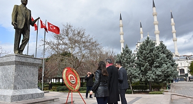 UMUTLA, DİRAYETLE, EL BİRLİĞİYLE, YENİDEN!