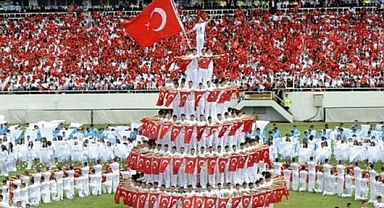 104 YILI SEVİNÇLE KUTLUYORUZ