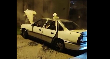 PARK HALİNDEKİ OTOMOBİL YANDI