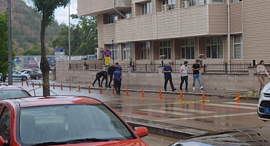 BOMBA ŞÜPHESİYLE PATLATILDI