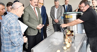 KILIÇLARDA SOĞAN KURUTULUYOR