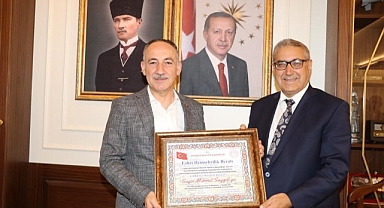 DEPREMZEDELERİN FAHRİ HEMŞEHRİSİ İLAN EDİLDİ