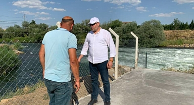 KAMU MALINA VE HİZMETE ZARAR VERİYORLAR