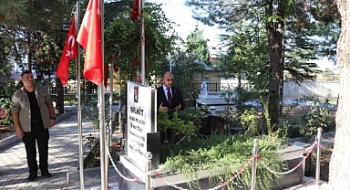 EMNİYET MÜDÜRÜNÜN İLK ZİYARETİ ŞEHİTLİK OLDU