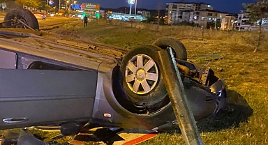 Kontrolden çıkan otomobil metrelerce savruldu8