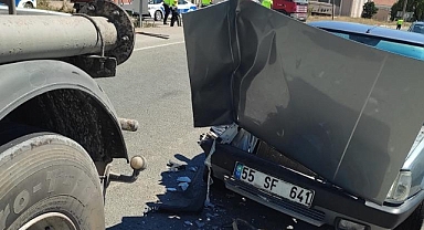 TRAFİK KAZASINDA TIRLA OTOMOBİL ÇARPIŞTI