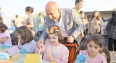 KUŞLAR İÇİN RENGÂRENK YUVA YAPTILAR