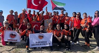 DİNEK DAĞINDA FİLİSTİN BAYRAĞI DALGALANDI