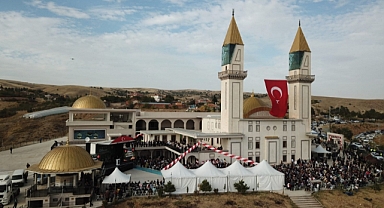 İSLAMİ DEĞERLER KÜLLİYESİ HİZMETE GİRDİ