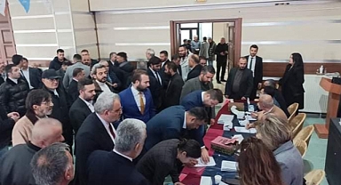 AK PARTİ’DE TEMAYÜL HEYECANI YAŞANDI