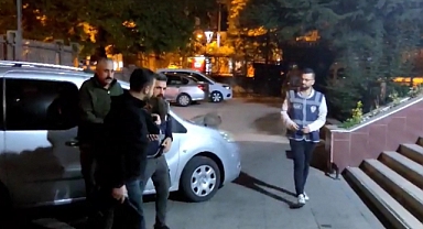 FOTOĞRAFTAKİLERİ GÖRÜNCE YAPACAĞINI YAPTI!