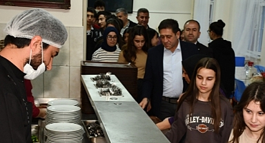KIRIKKALE MİLLÎ EĞİTİM MÜDÜRÜ ORUCUNU FEN LİSESİ ÖĞRENCİYLE AÇTI