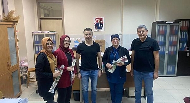 BEYAZ MELEKLERE GÜL DAĞITTI