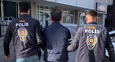 ÇANTANIN İÇİNİ BIÇAKLA DOLDURMUŞ
