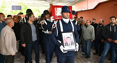 UZMAN ÇAVUŞ SON YOLCULUĞUNA UĞURLANDI