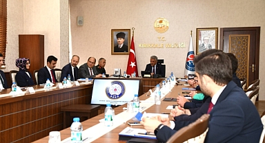 İLÇELERİN SORUNLARI GÖRÜŞÜLDÜ