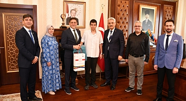 BAŞARAN AİLESİ VE ATAY GÜL VALİLİK MAKAMINDA