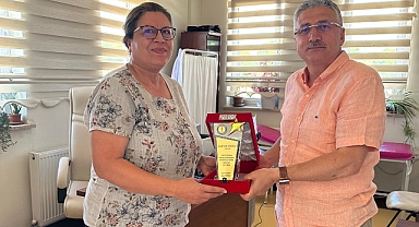 ŞUBE BAŞKANINDAN YILIN HEKİMİNE ZİYARET