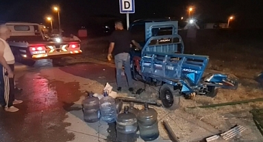 YABANCI UYRUKLU MOTOSİKLET KAZA YAPTI: 4’Ü ÇOCUK 5 YOLCU YARALANDI