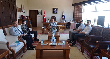 DİŞ HEKİMLİĞİ FAKÜLTESİNDEN ESTETİK VAKA YARIŞMASINDA TÜRKİYE BİRİNCİLİĞİ