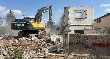 KIRIKKALE’DE METRUK BİNALAR YIKILIYOR
