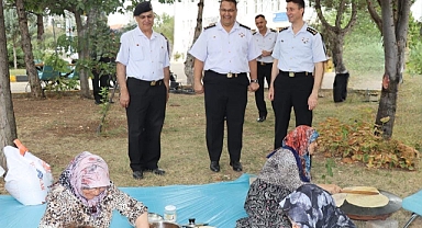 KIRIKKALE’DE ŞEHİT ANNELERİNDEN JANDARMAYA GÖZLEME