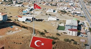 TÜRK BAYRAĞI YENİLENDİ