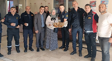 TEYZEDEN İTFAİYECİLERE İKRAM