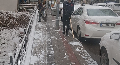 YAHŞİHAN’DA YOĞUN KAR MÜCADELESİ