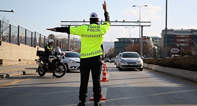 ARAÇLAR TRAFİKTEN MEN EDİLDİ