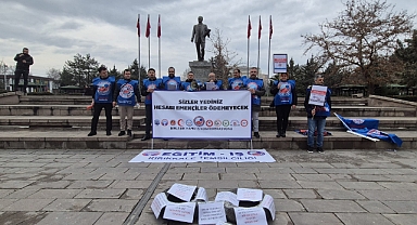 EĞİTİMCİLER MEYDANLARA İNDİ