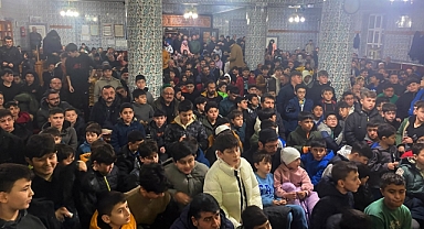 KIRIKKALE'DE ÇOCUKLAR CAMİYE AKIN ETTİ
