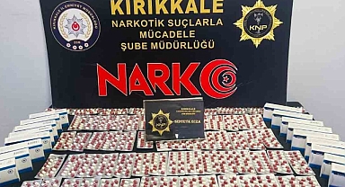 YÜZLERCE SENTETİK ECZA ELE GEÇİRİLDİ