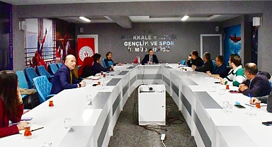 GENÇLERİN SPOR İHTİYAÇLARI GÖRÜŞÜLDÜ