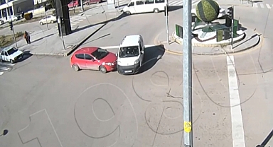 YAŞANAN KAZALAR ANBEAN KAMERALARA YANSIDI
