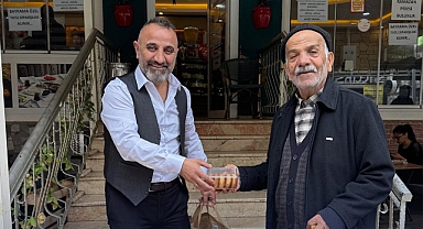 KADİR GECESİNDE GÖNÜLLERE GİRİP, HAYIR DUA ALDI