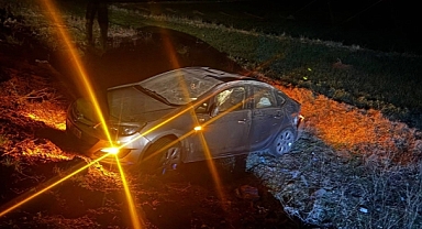 OTOMOBİL ŞARAMPOLE UÇTU