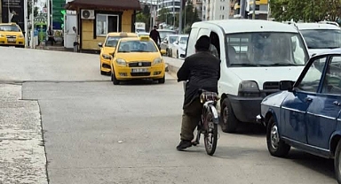 TEK AYAĞI İLE AZMİ HERKESE ÖRNEK OLUYOR
