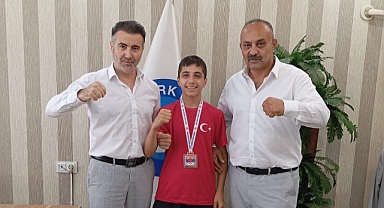 GURURUNU BAŞKAN İLE PAYLAŞTI